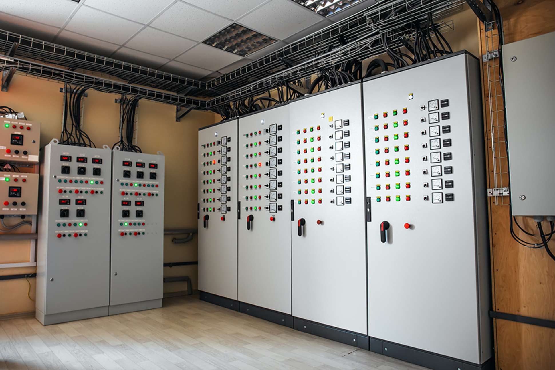 Schalt­anlagen­bau bei Elektrotechnik Mortka in Niederaula